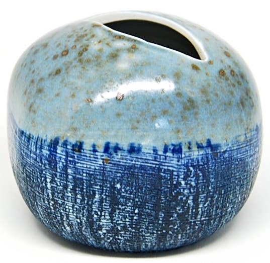 157ART21 PEBBLE L - ART 21 Porcelain bud vasPEBBLE L-Handcrafted Porcelain Bud Vase