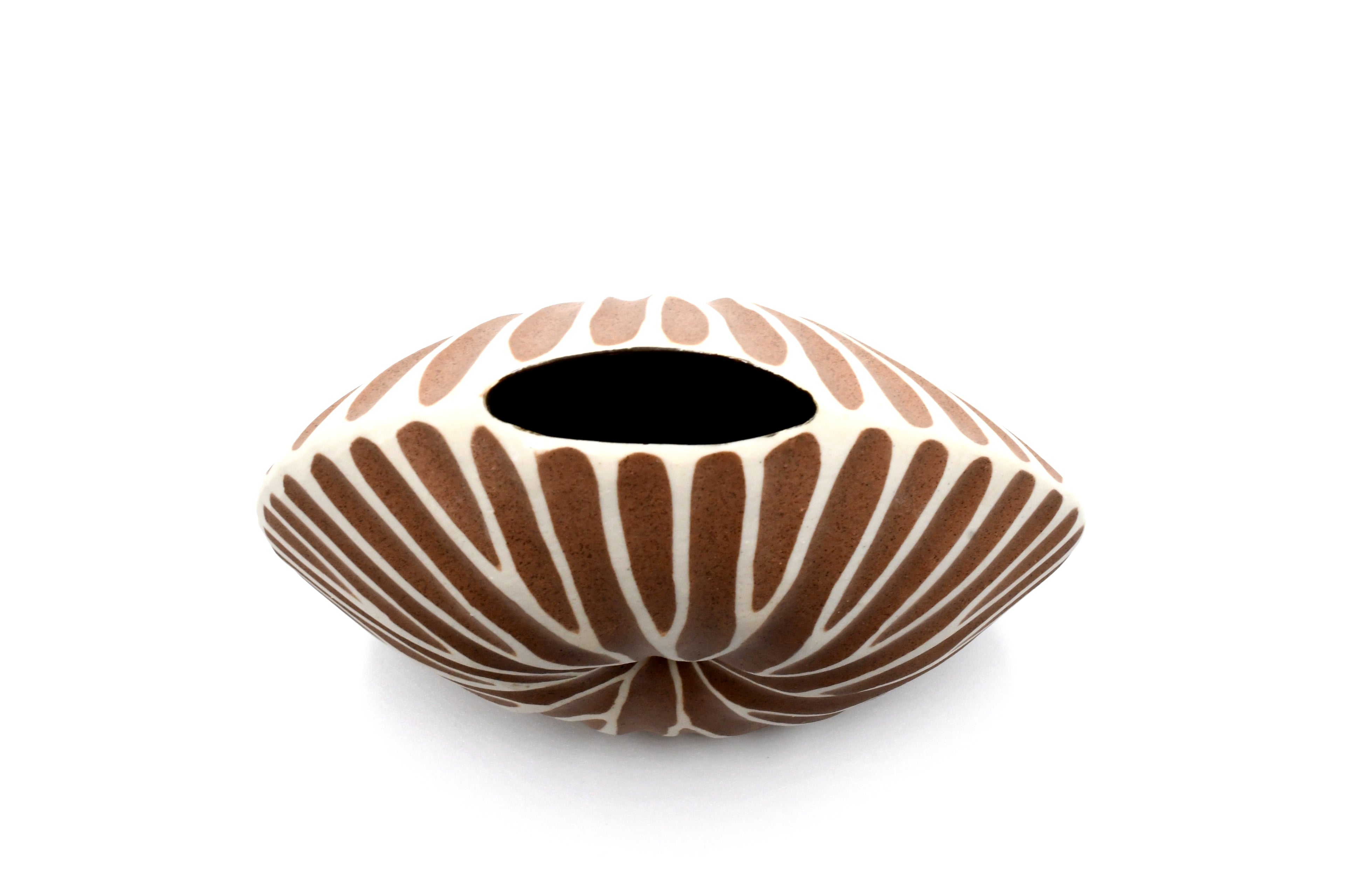 226TERRA DIVA ROUND MINI S-Handcrafted Porcelain Bud Vase