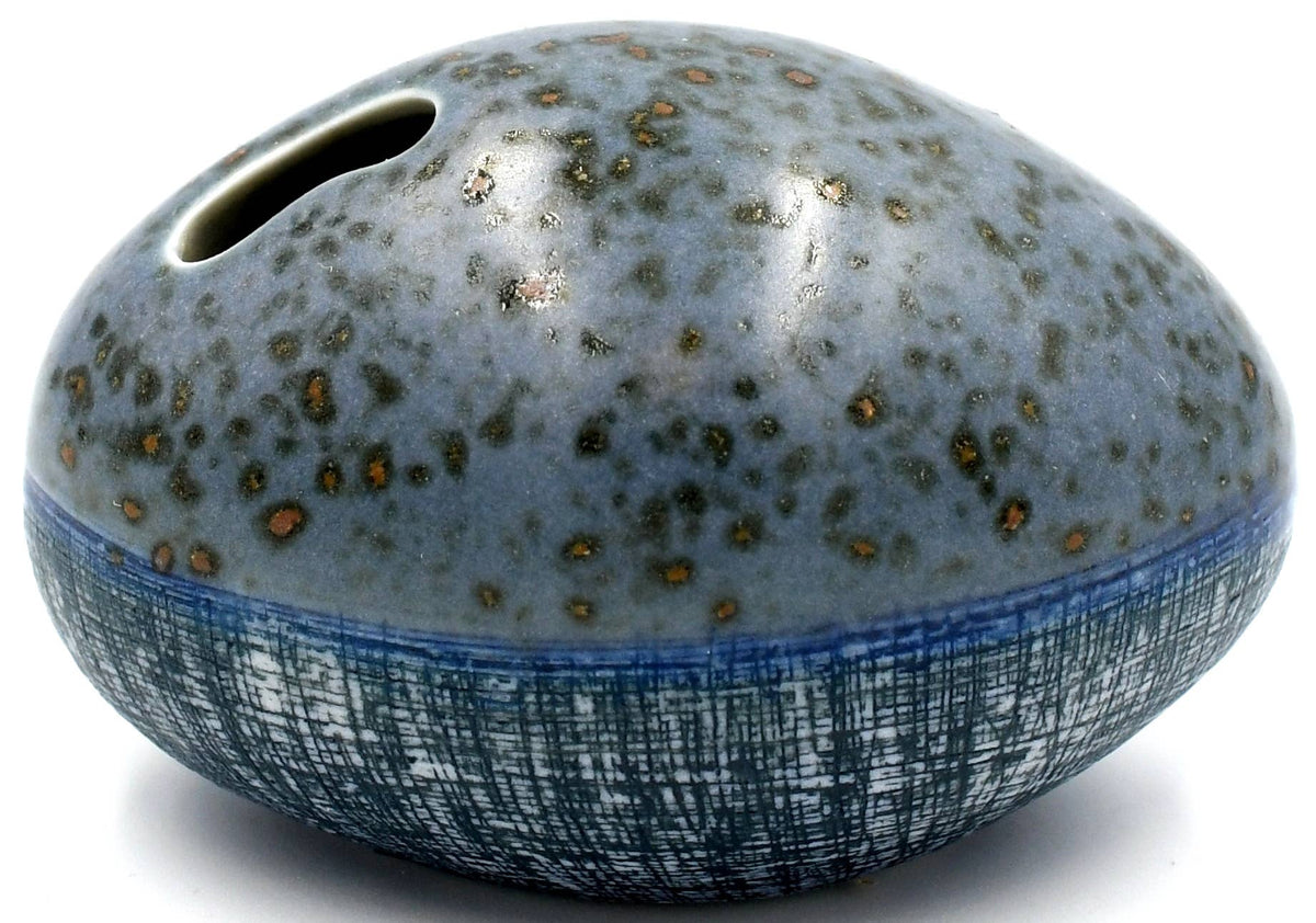 159ART21 PEBBLE MINI S-Handcrafted Porcelain Bud Vase