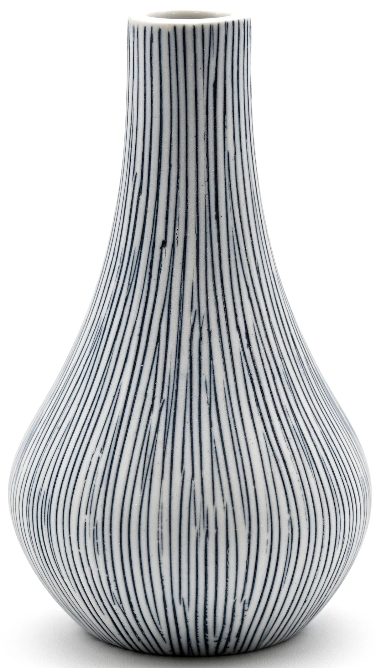 421W27 EVA MINI L - Handcrafted Porcelain Vase