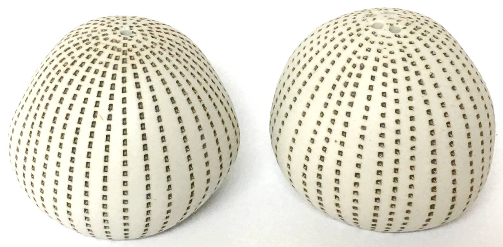 SP091W23 Pebble Handcrafted Porcelain Salt and Pepper Shaker Set