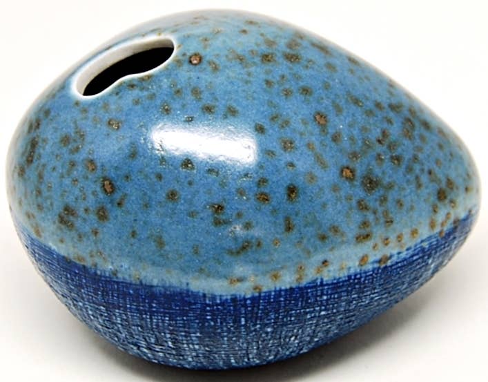158ART21 PEBBLE MINI L-Handcrafted Porcelain Bud Vase
