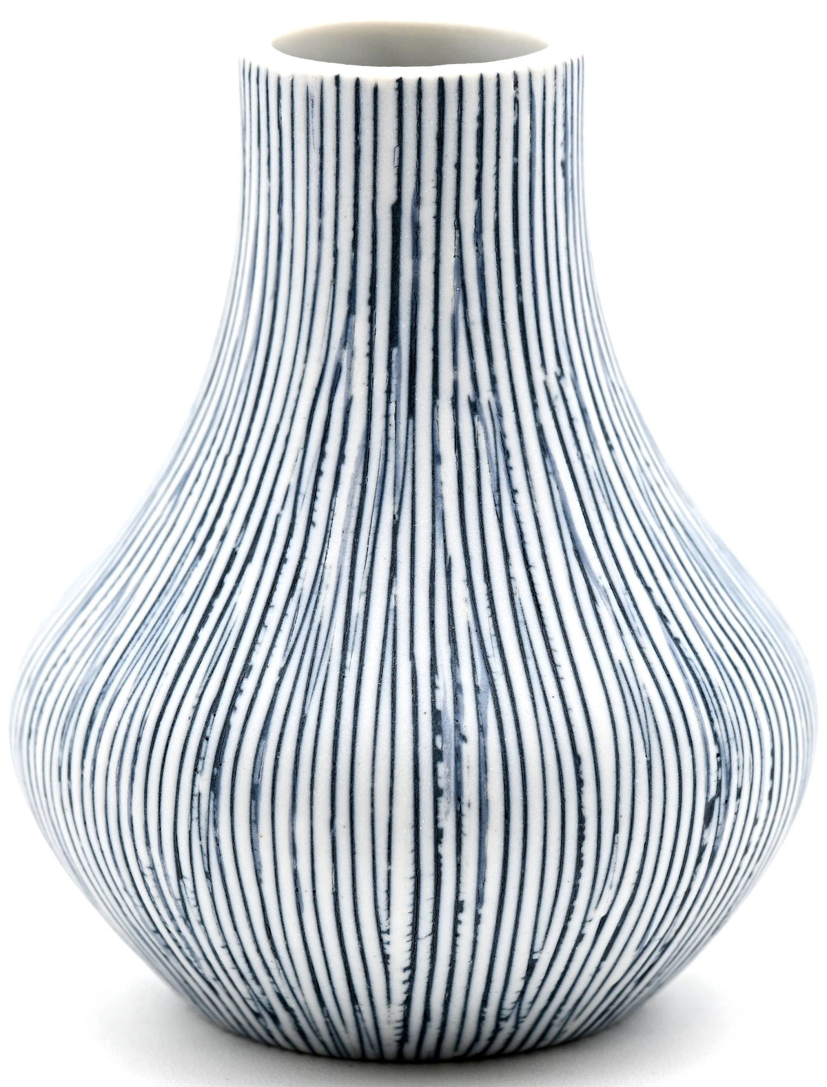 422W27 EVA MINI M - Handcrafted Porcelain Bud Vase